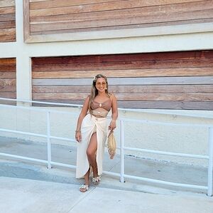 One piece swimsuit and sarong